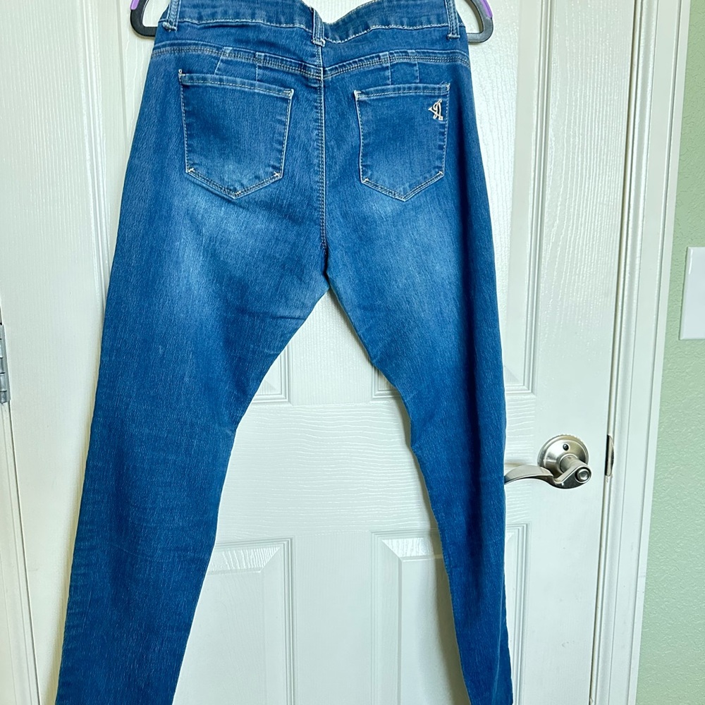 VIP jeans 8 - Picture 5 of 6